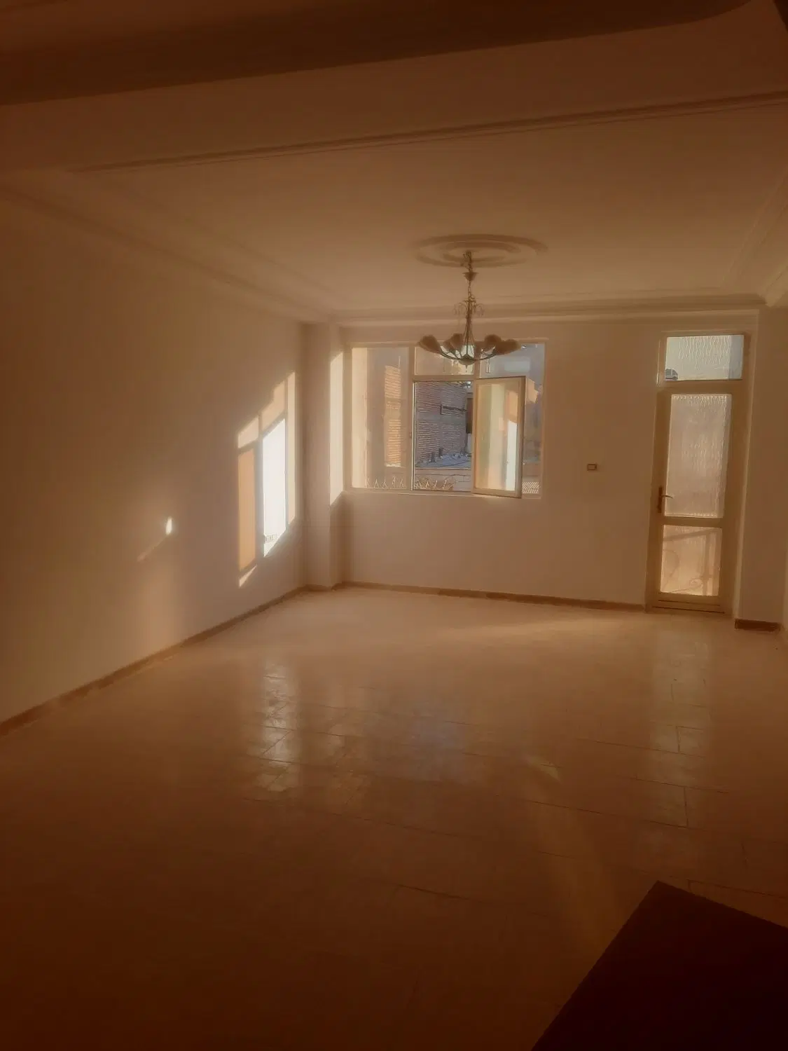 ۸۰ متری شیک قیام پشت دادسرا