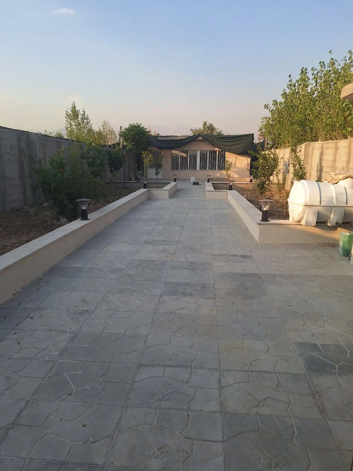 زمین ۳۰۰متری شهاب شهر فیروز بهرام