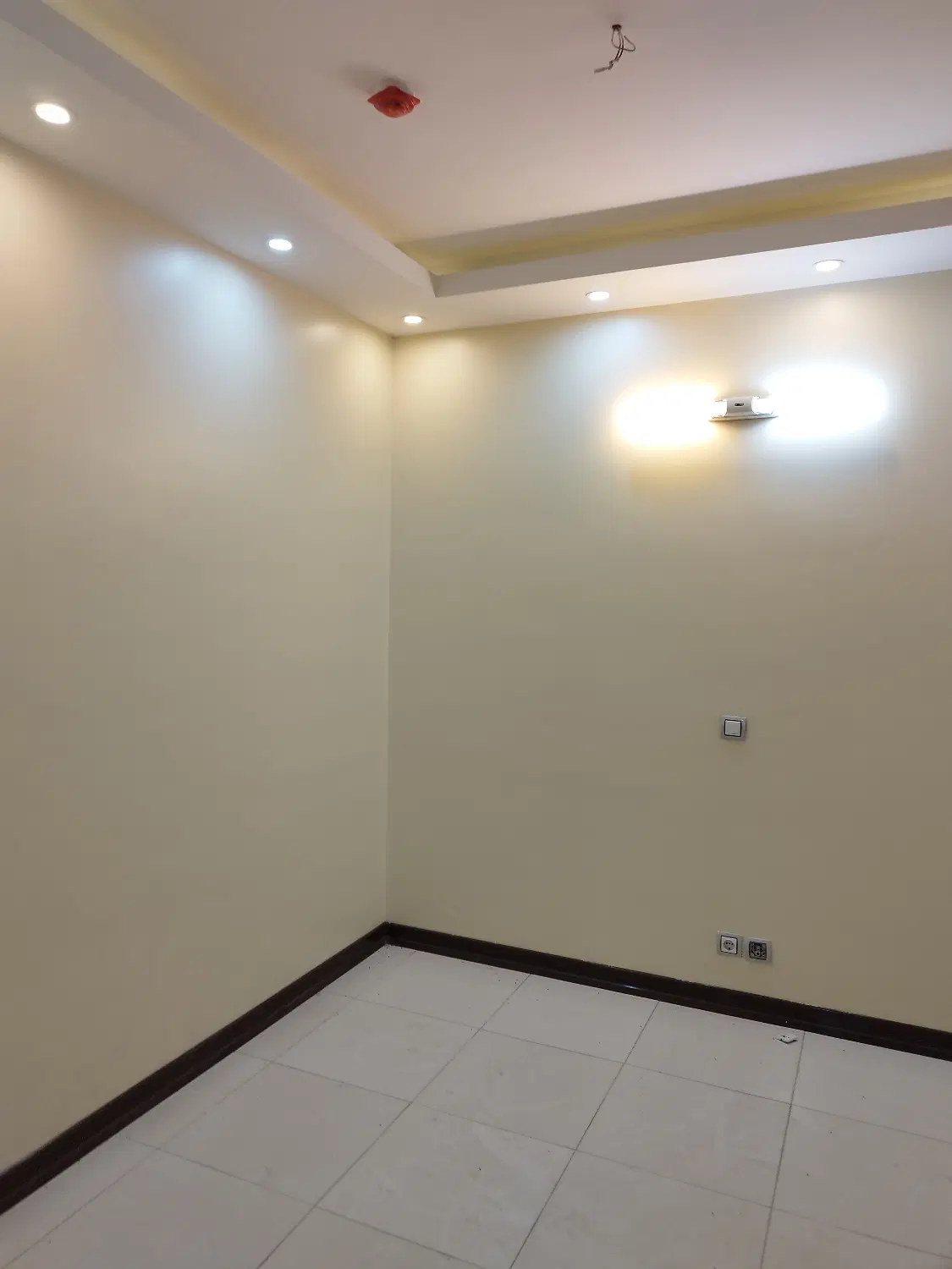 دفتر کار جنب شهرک سلامت