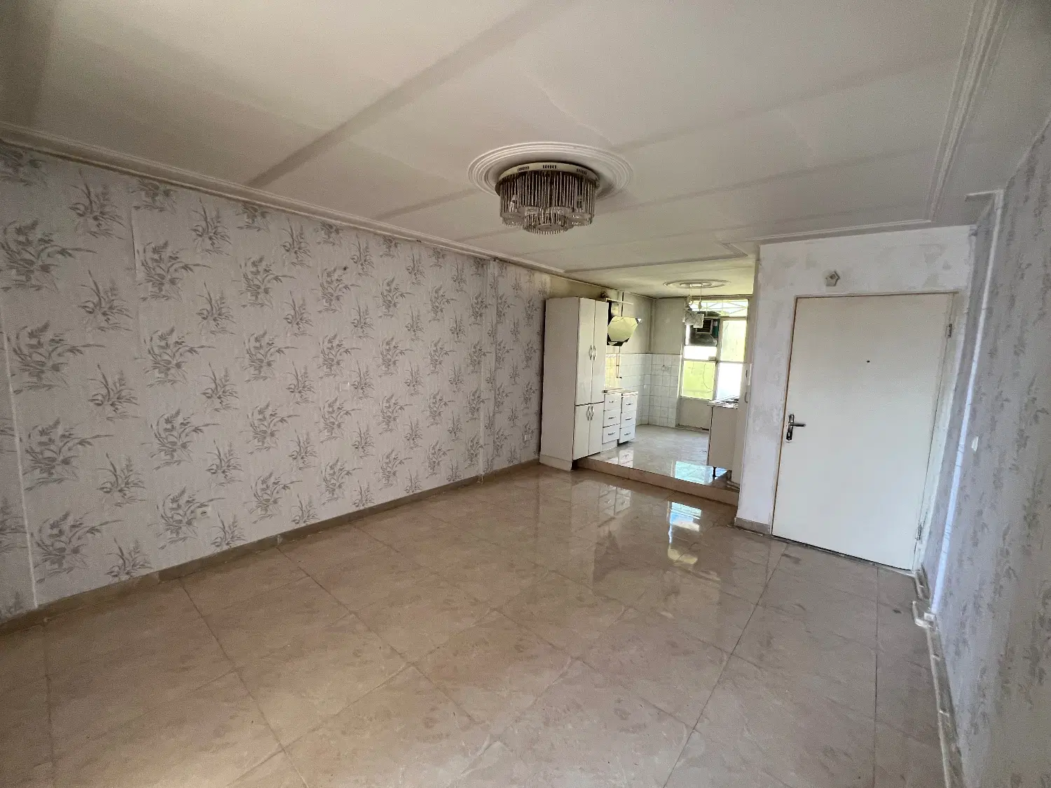 آپارتمان شیک و نقلی