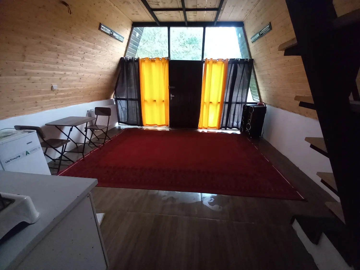 اجاره کلبه سویسی جنگلی