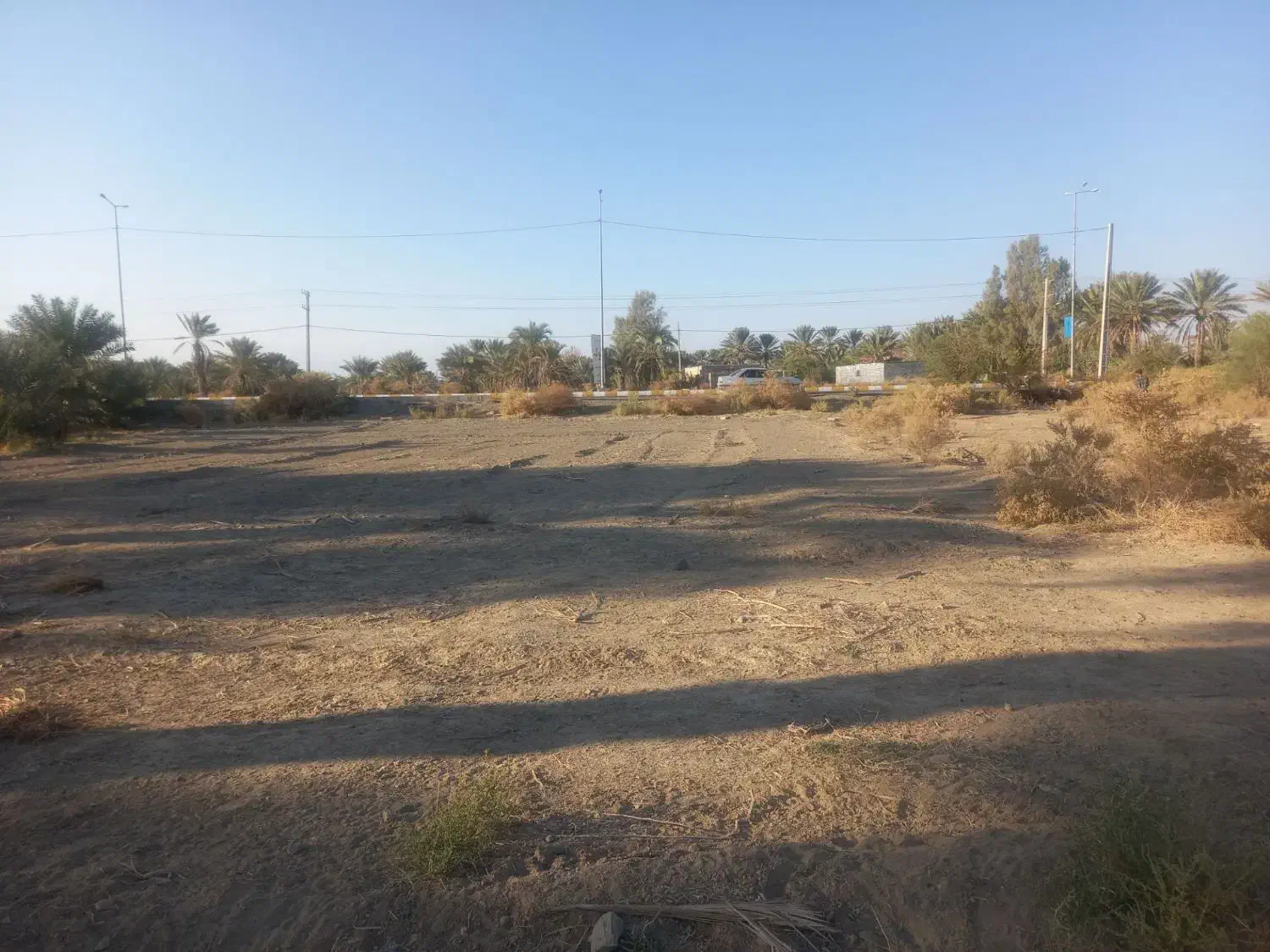 زمین فروشی