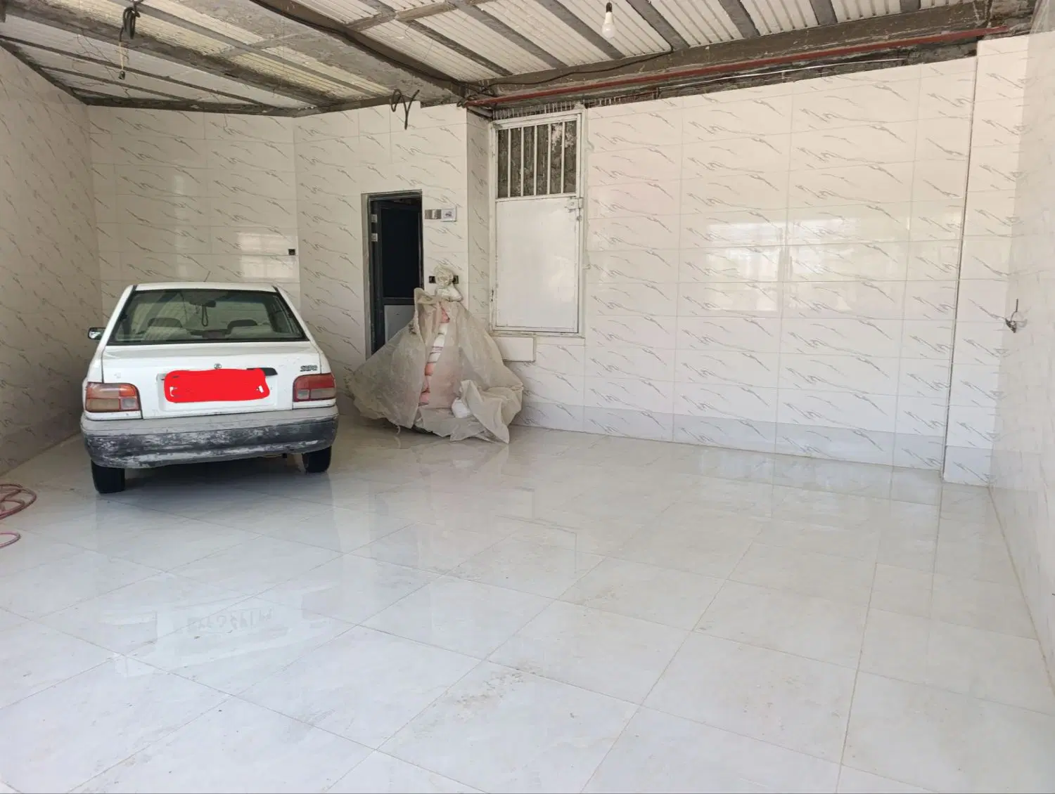 سالن بزرگ داری اشپرخانه وسرویس