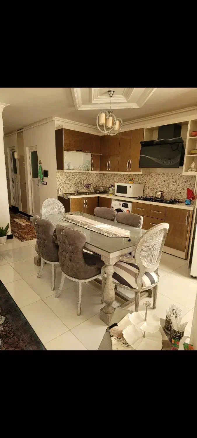 یک واحد شیک در موقعیت مکانی خوب
