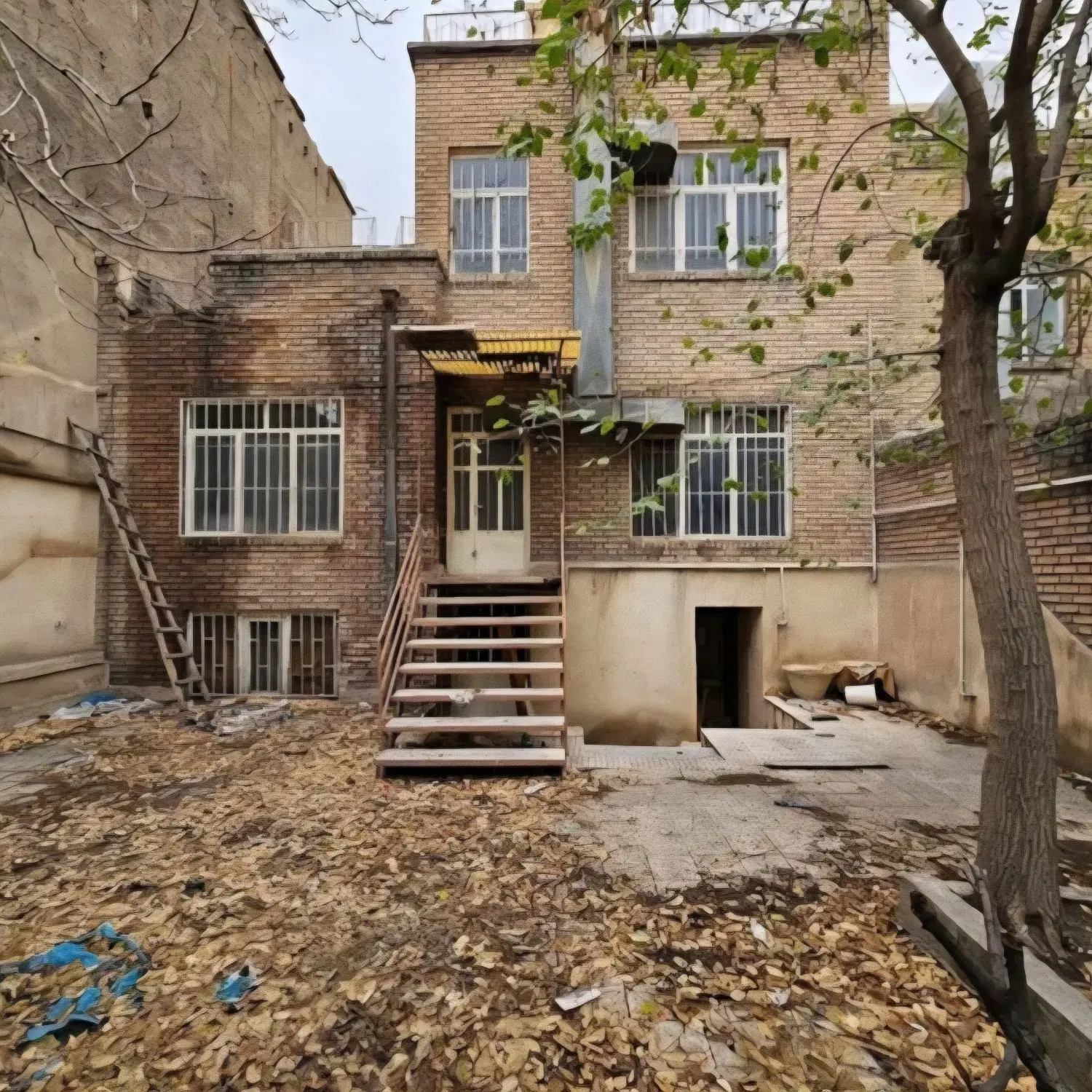 فروش منزل کلنگی 320 متر