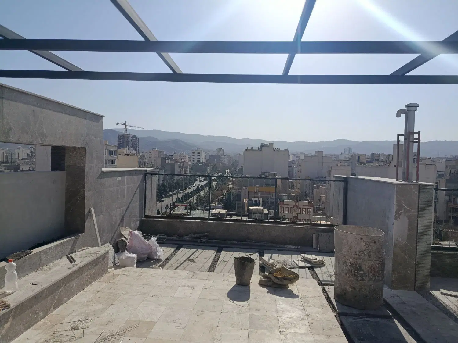 آپارتمان 210متری لوکس (روف گاردن اختصاصی )