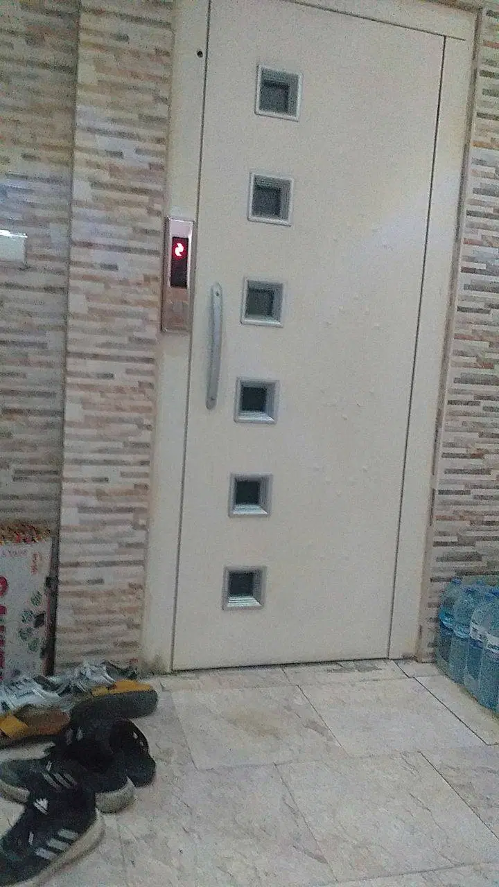 اپارتمان تک واحدی ۶۰ متری. خ. زمزم