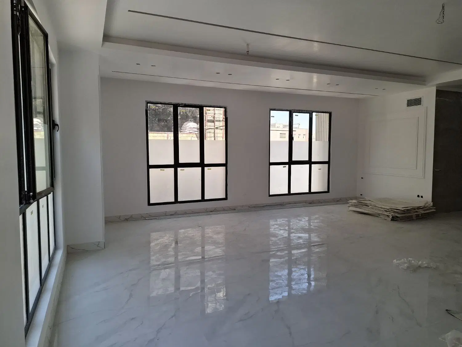 270 متر همکف