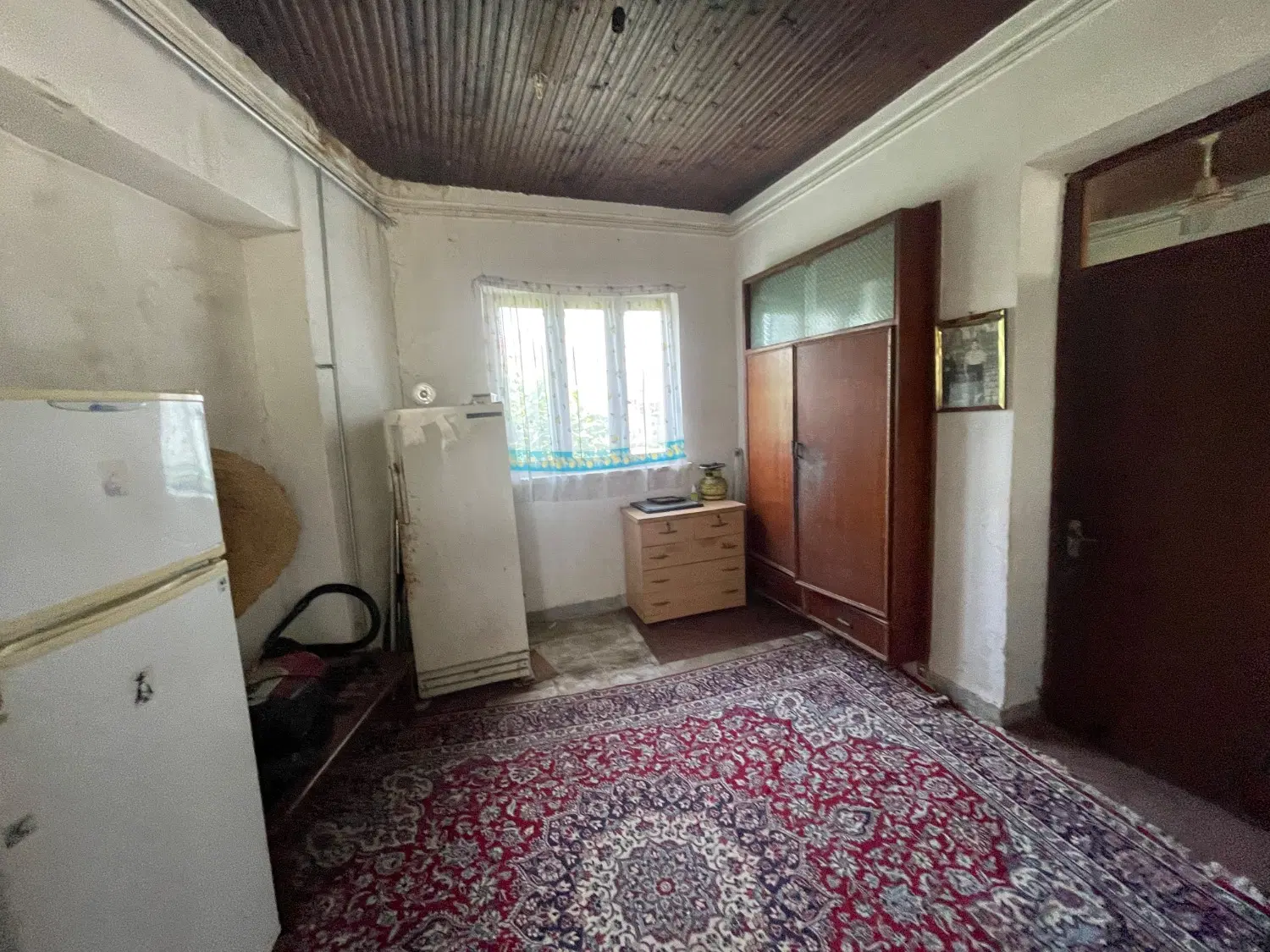 ۱۰۰۰متر خونه ویلایی دارم فروش