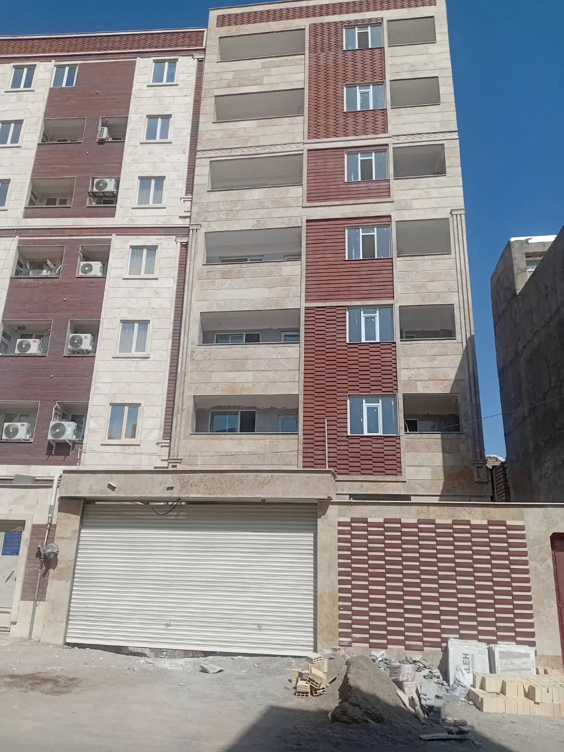 آپارتمان ۷۳ متری آزادی ۳۳