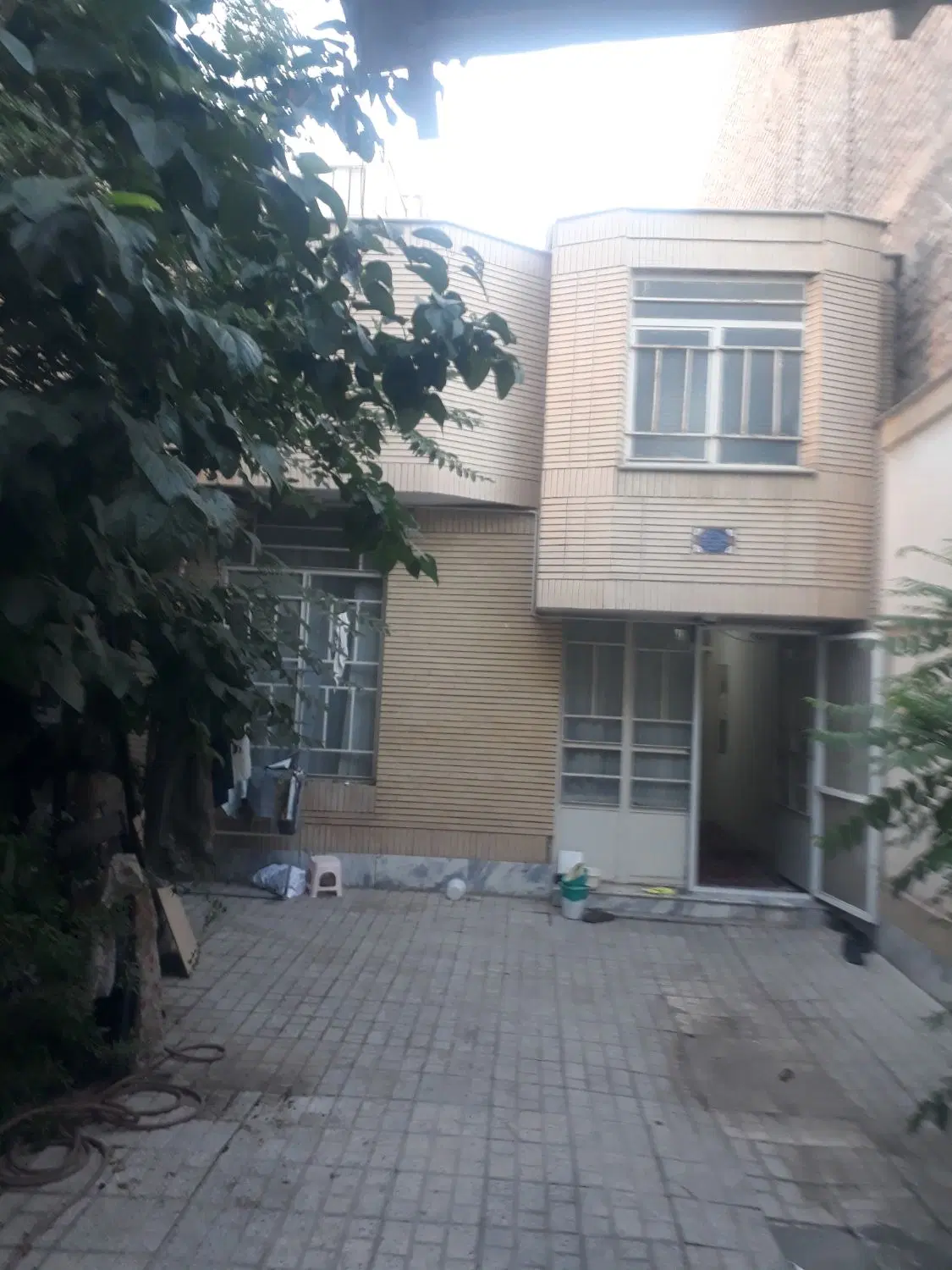 ویلایی ۲۰۰ متری نبش سرافرازان