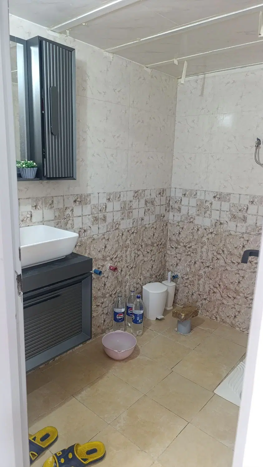 فخر آباد فاز دو خیابان نامدارن ۲  فقط کابینت نداره