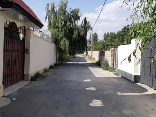 ۲۲۰ متر زمین  چهاردیواری شده