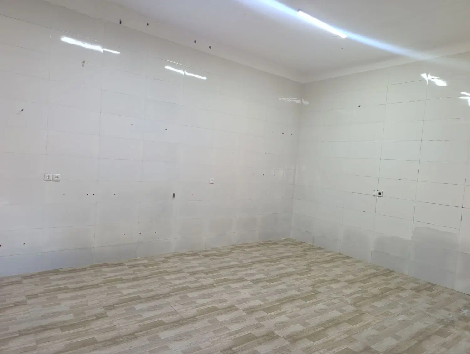۱باب مغازه شیک 50متری رهنی دونبش حاشیه