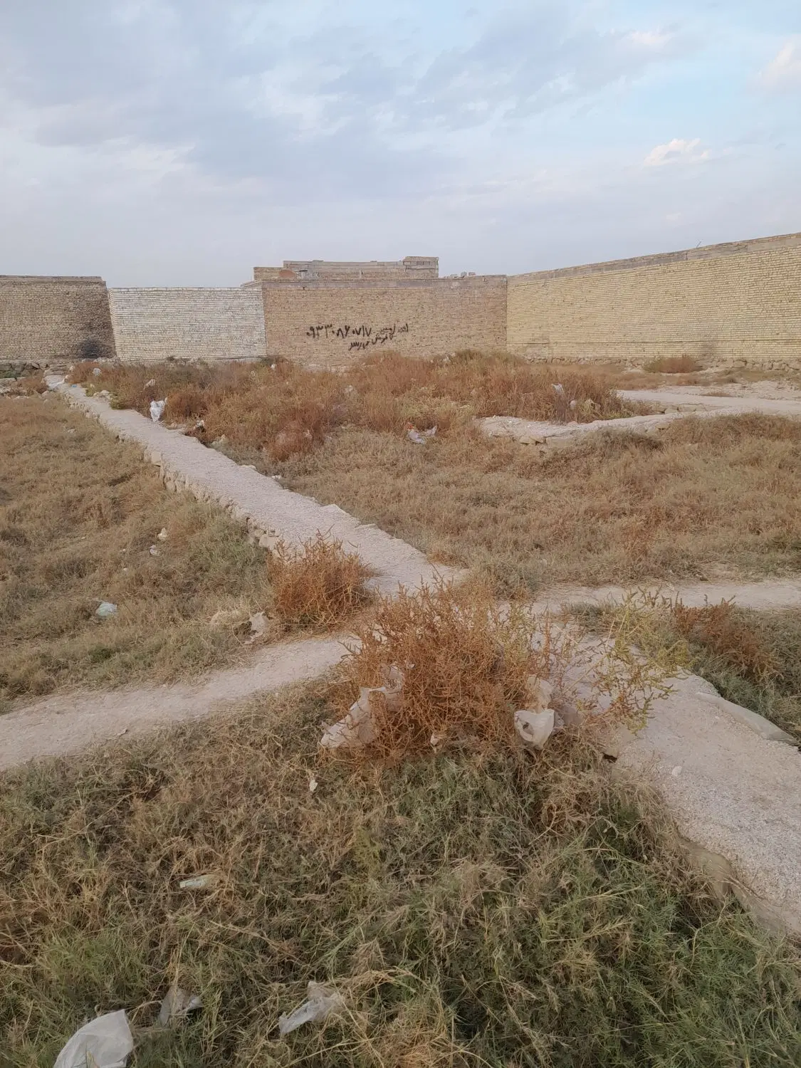 زمین در کوی مندلی