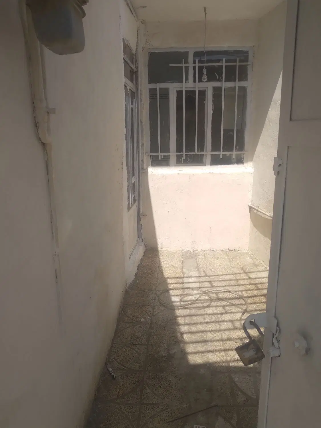 خانه ۶۰ متری  رباط کریم کیکاور