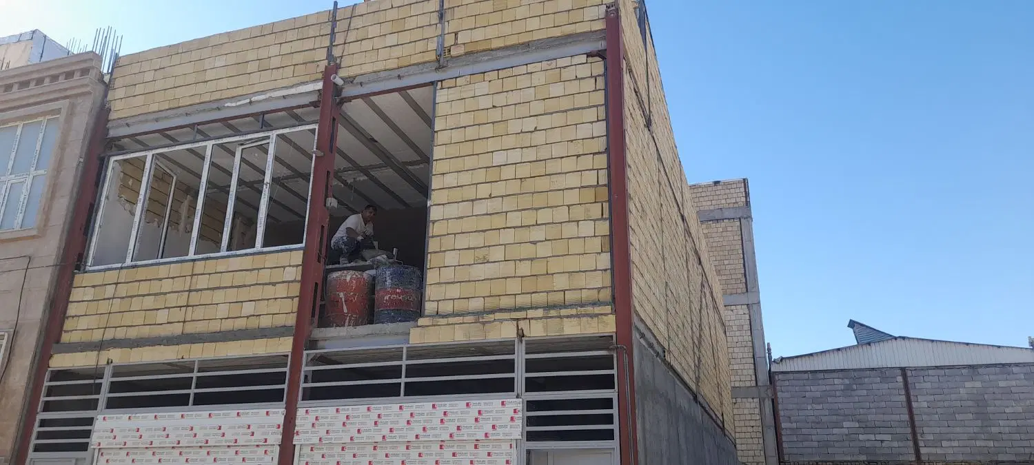 خانه فروشی در حال ساخت