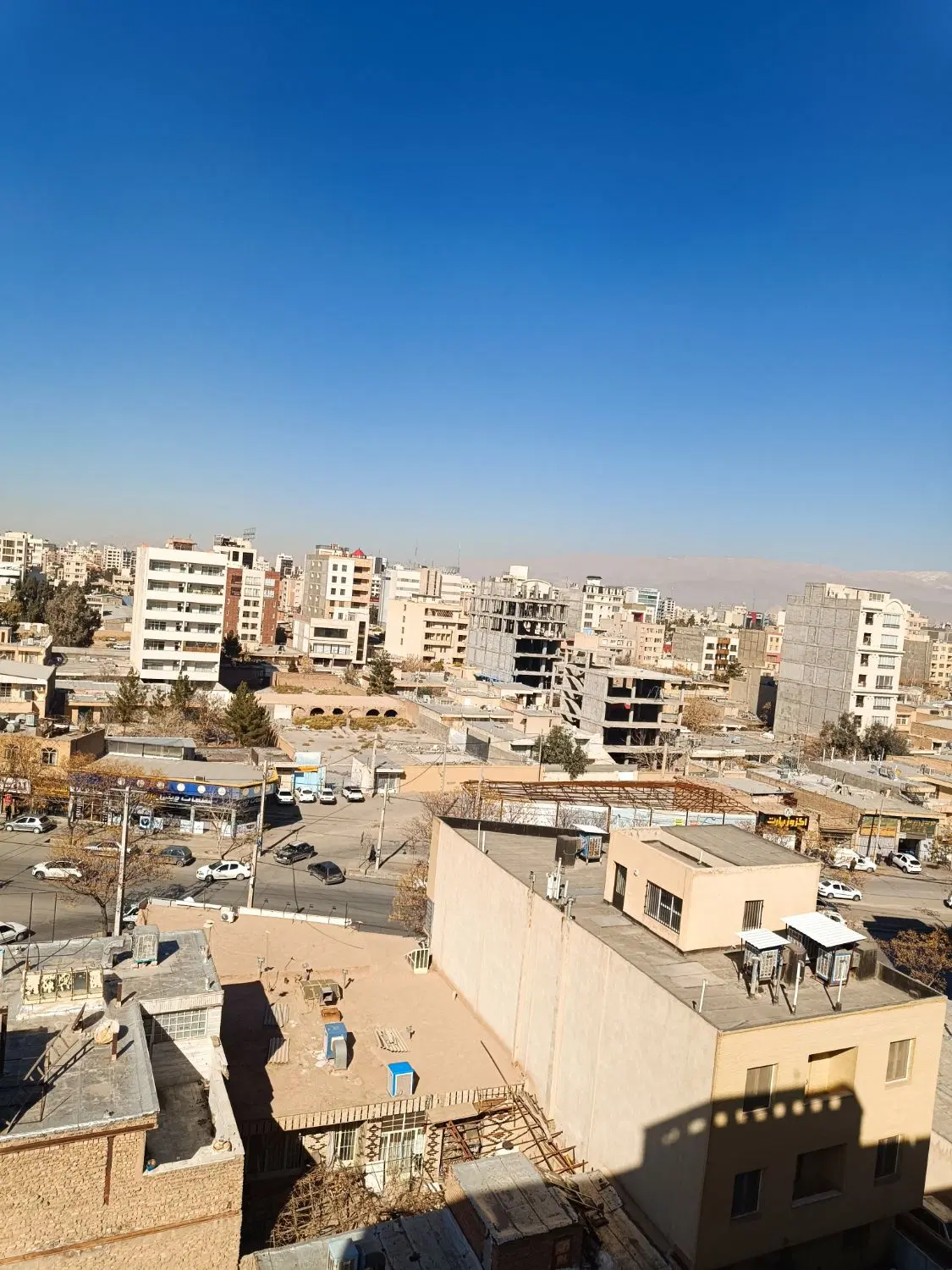 منزل ویلایی دوطبقه بیست و چهار اذر