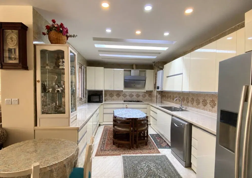 اپارتمان ۴ خوابه دوبر نور