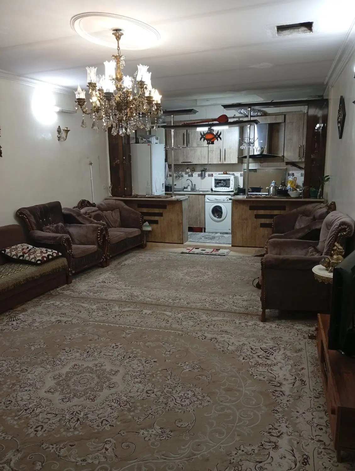 حیاطی دوطبقه شهرری
