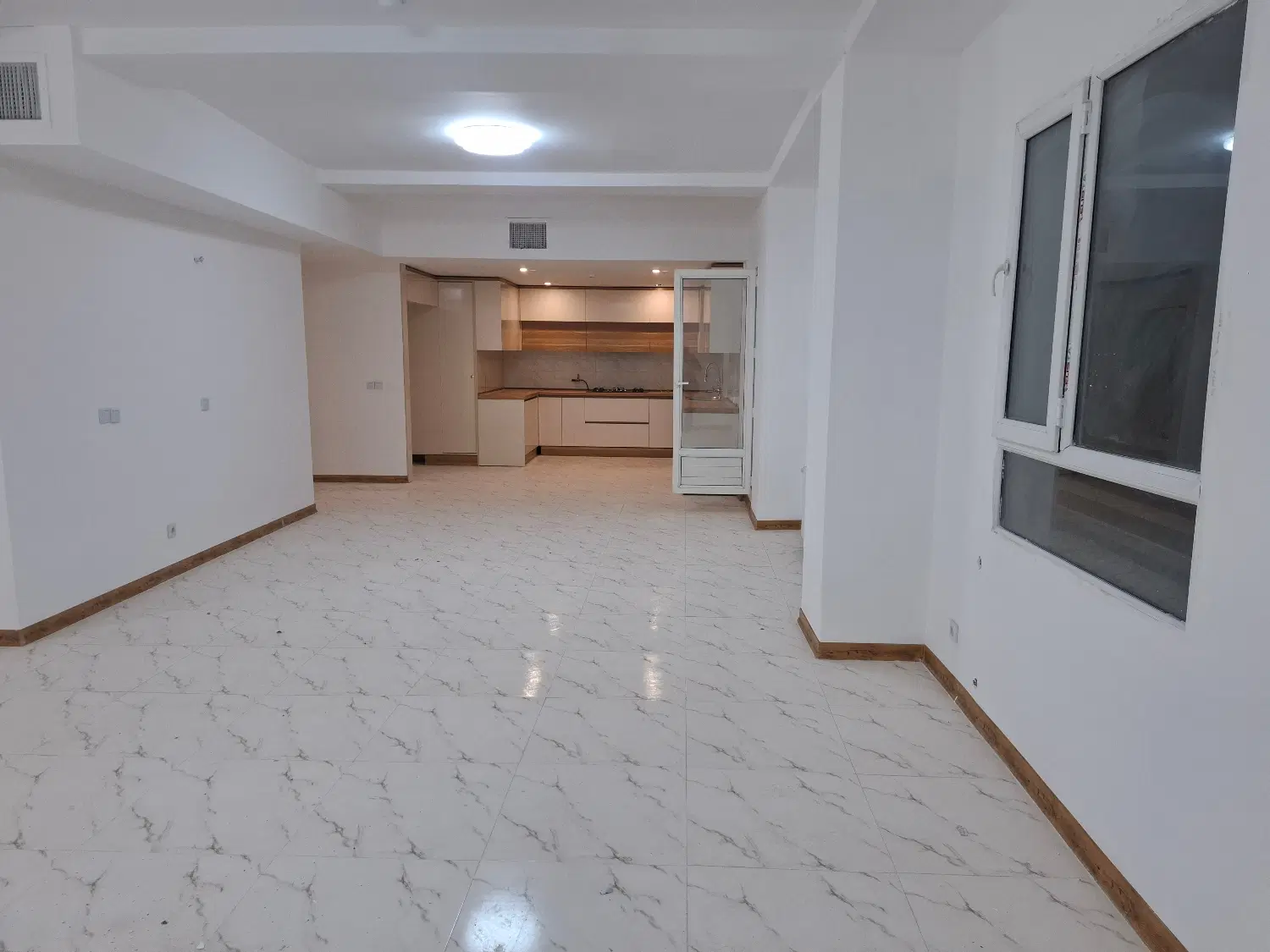 واحد تخلیه برج مسکونی ونک پارک