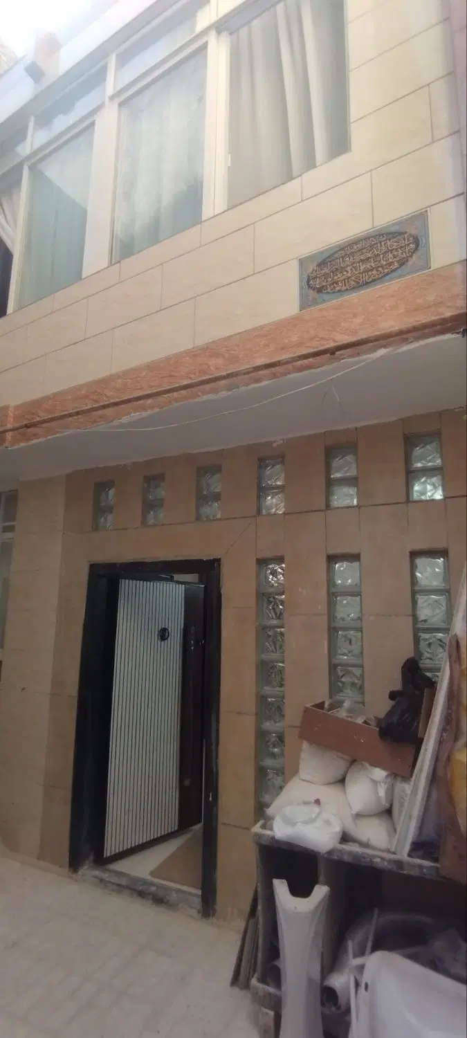 طبقه اول از مجموعه ۲واحدی با امتیاز ساخت پشت بام