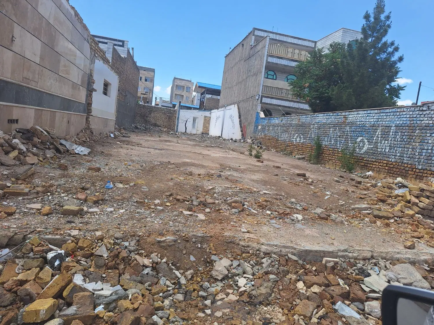 زمین شش دانگ دخانیات
