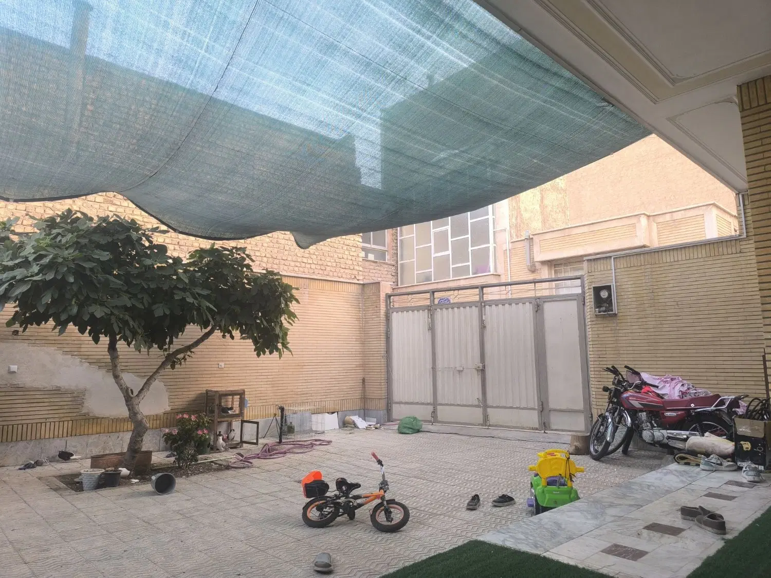 منزل ویلایی .200متری سند دار.