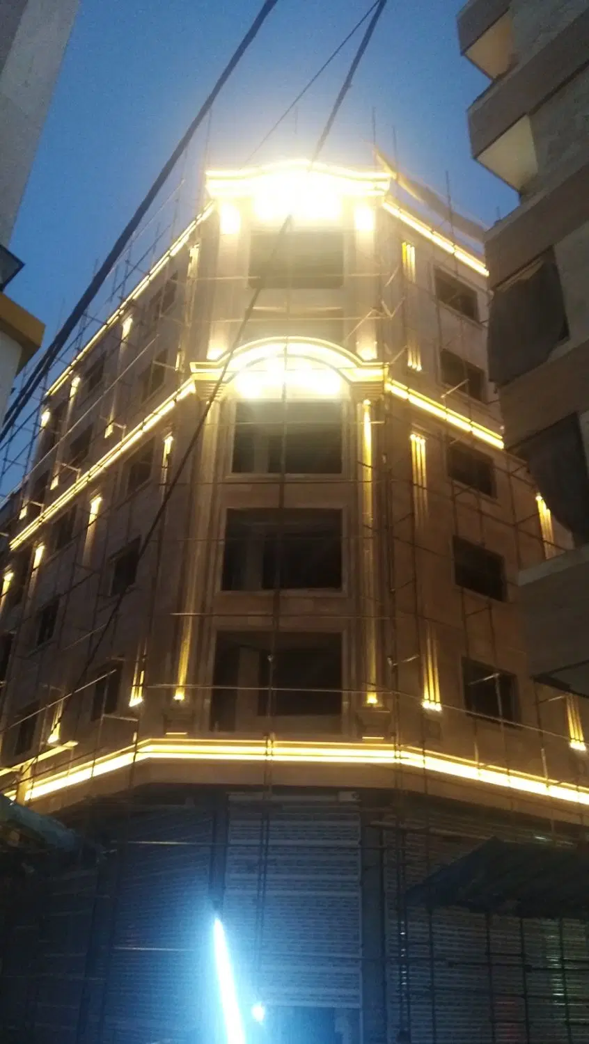 واحد ۱۳۰ متری نوساز دونبش غرق در نور