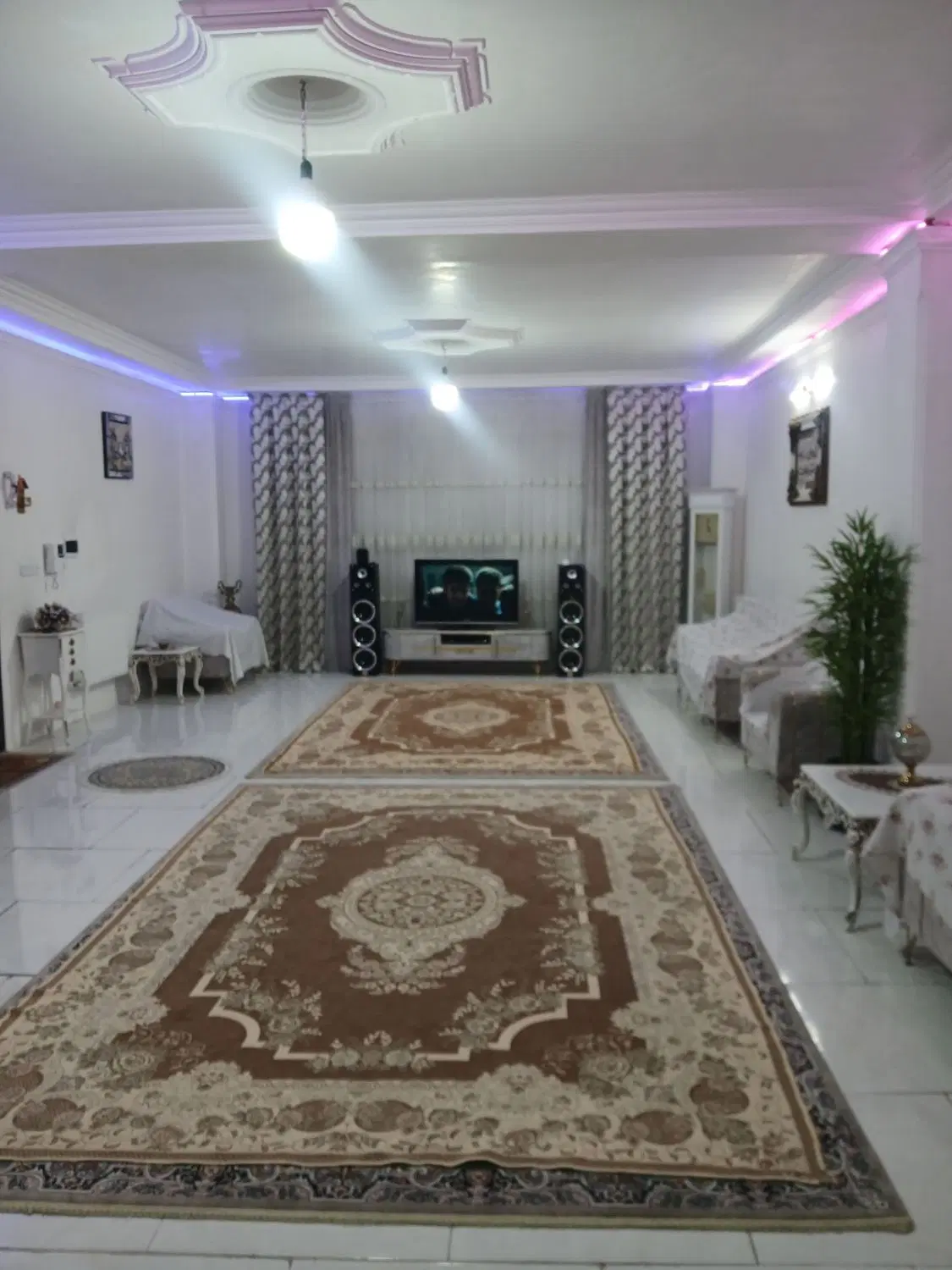 اجاره واحد۱۲۰متری