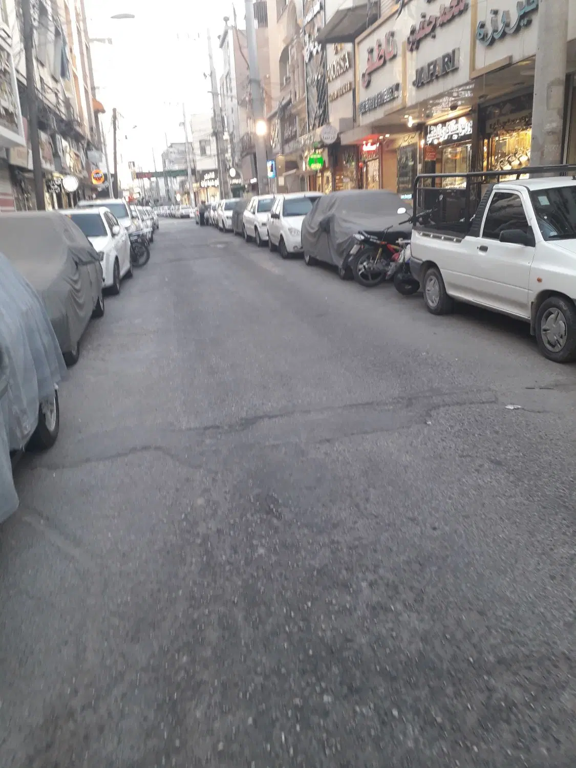 ملک بزرگ وسط بازار طلافروشا طالقانی