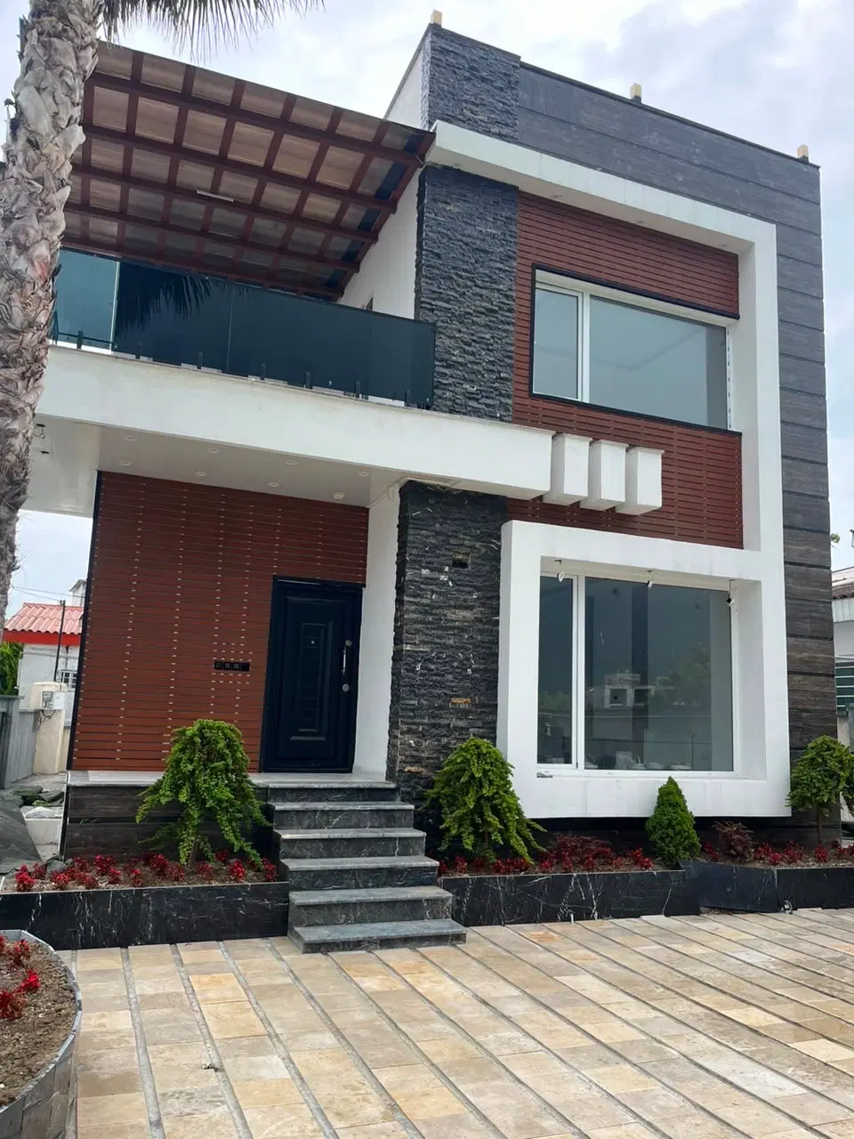 ویلا نما مدرن روف گاردن سنددار