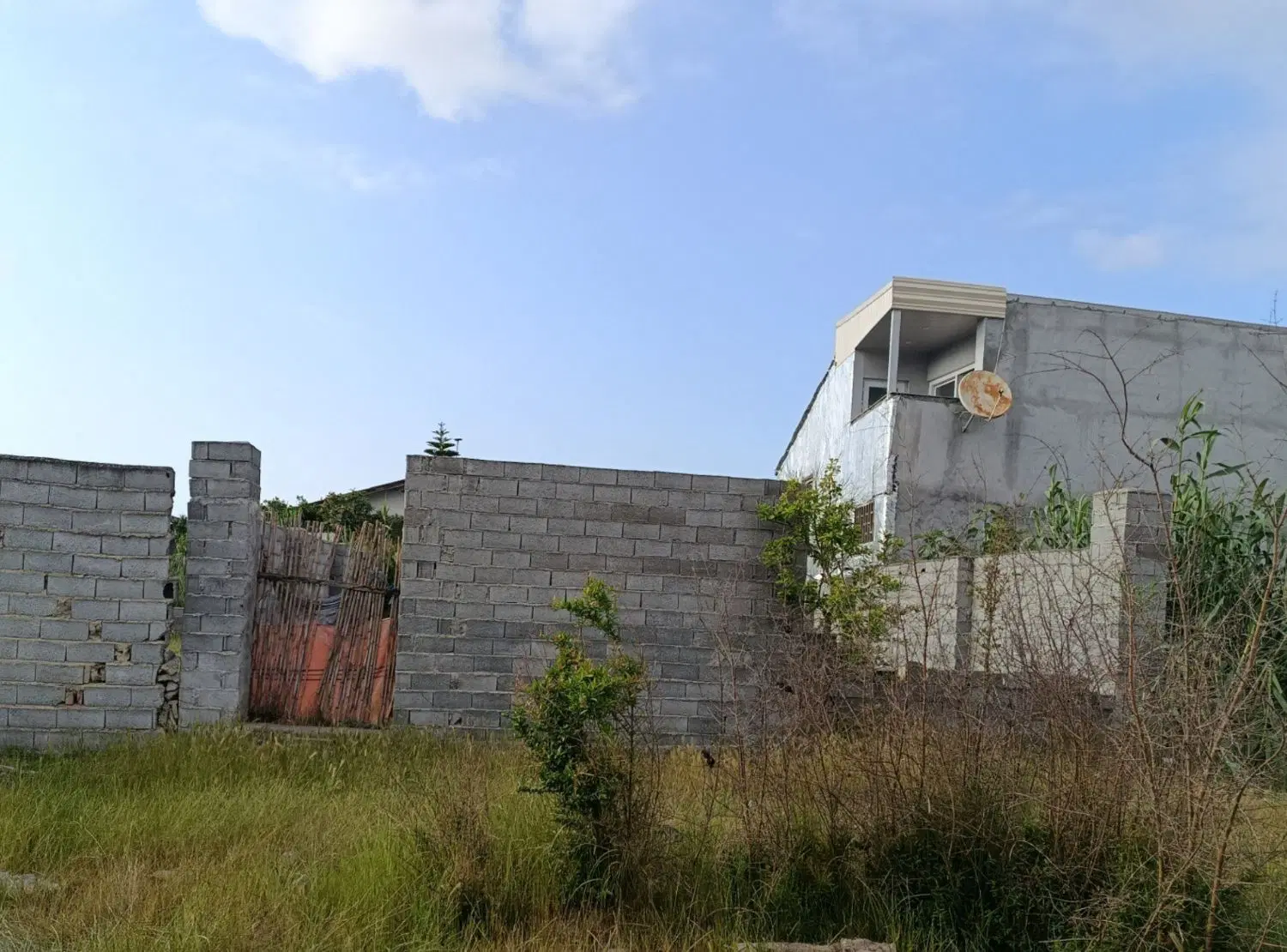 زمین خانه سرا