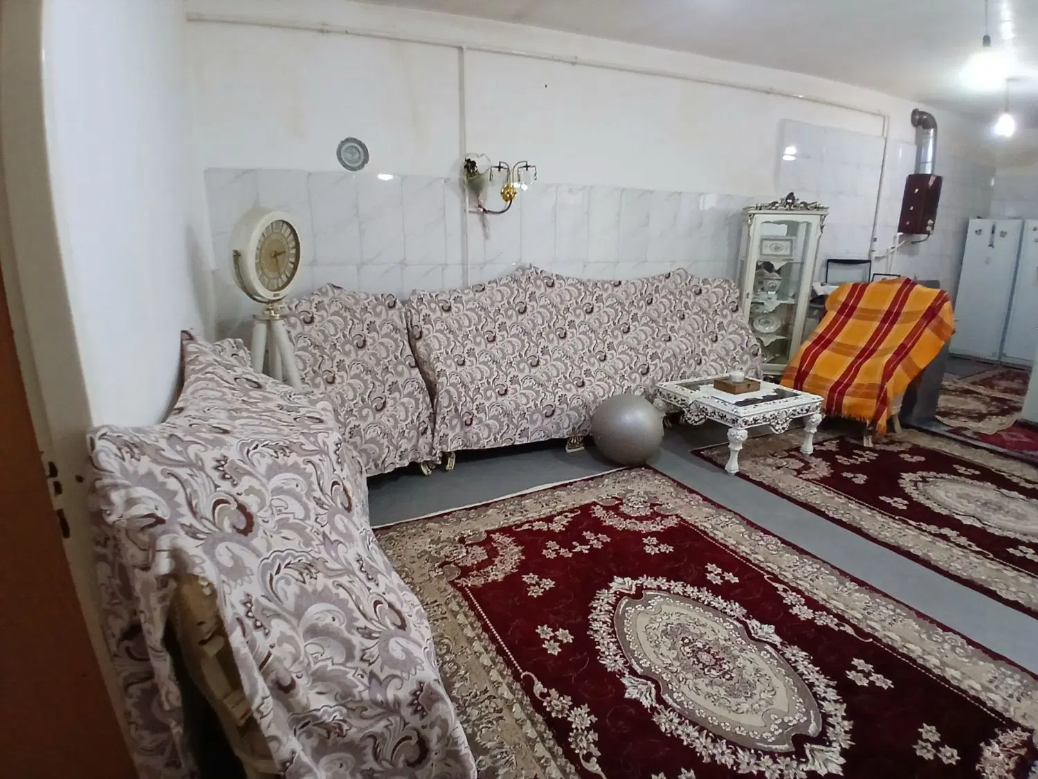 حیاط یک طبقه