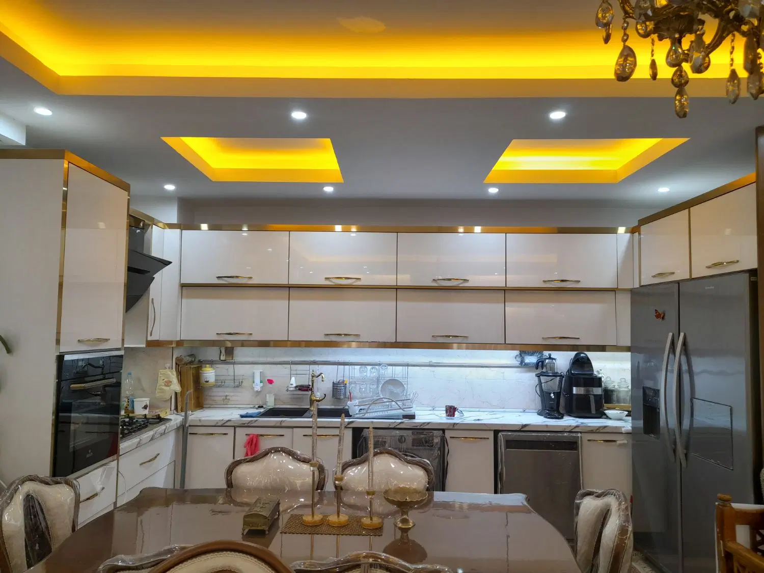 آپارتمان تک واحدی ۱۳۰ متری