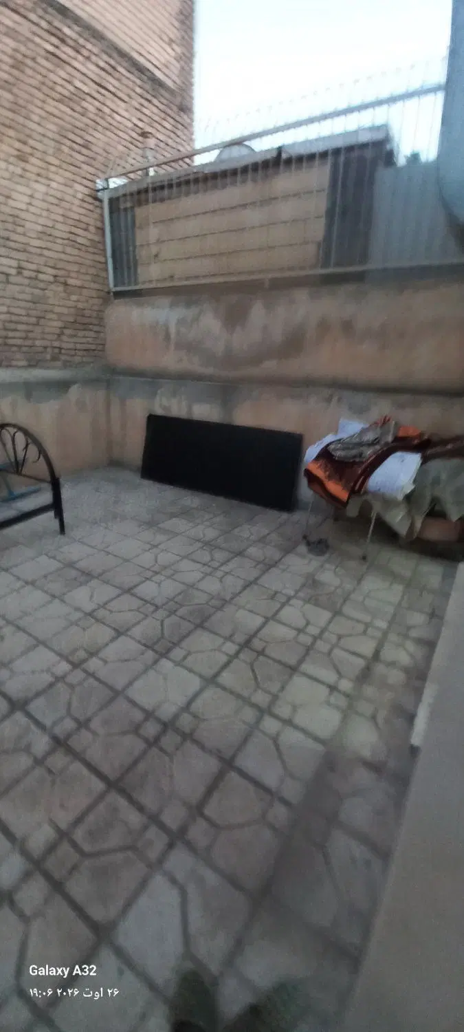 ملک تک واحدی جنوبی دو خوابه پارکینگ دار