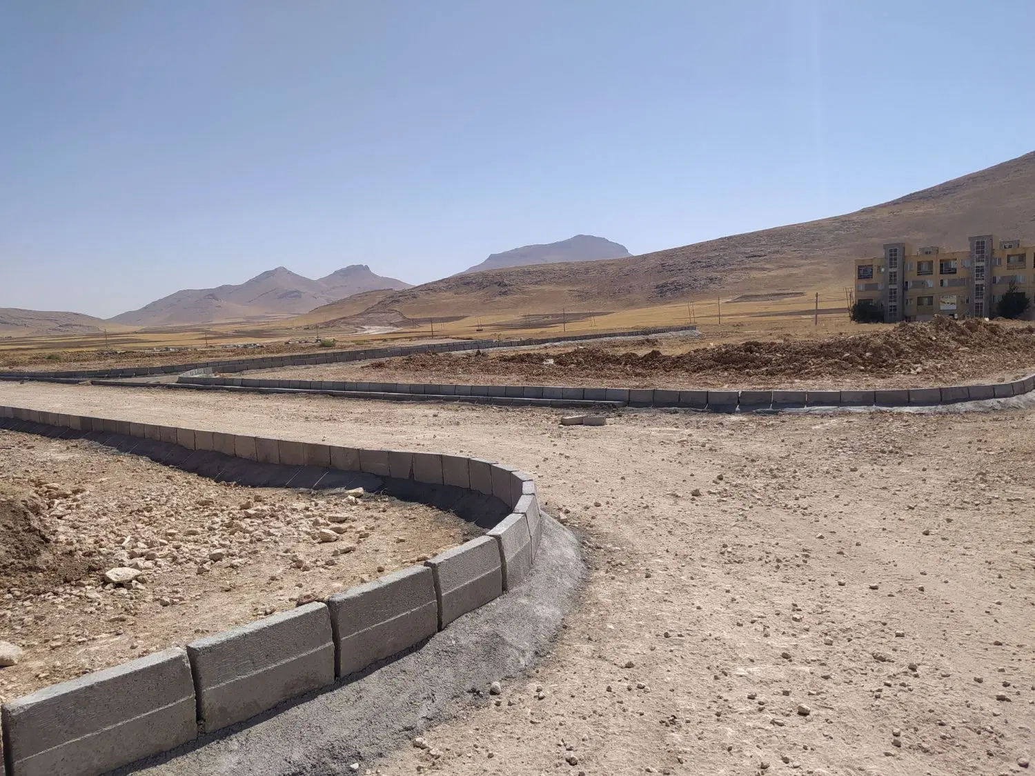 زمین تعاونی کارخانه سیمان