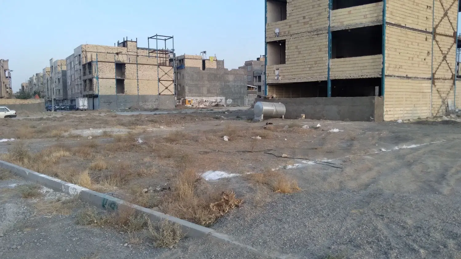 زمین ۱۵۰ متری منزل آباد
