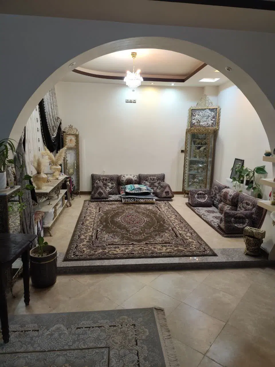فروش خانه _سه طبقه _۱۶۸متر_تک برگ_ با امکانات
