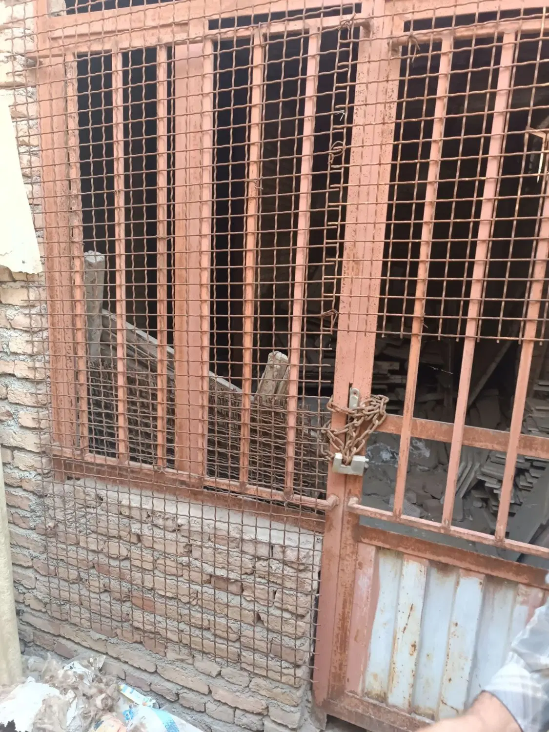 فروش حیاط نیمه کاره در لواسان