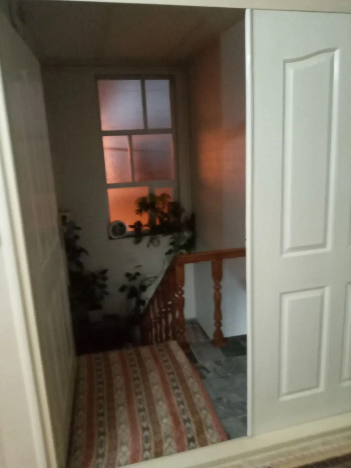 حیاط جنوبی ۱۸۰ متر