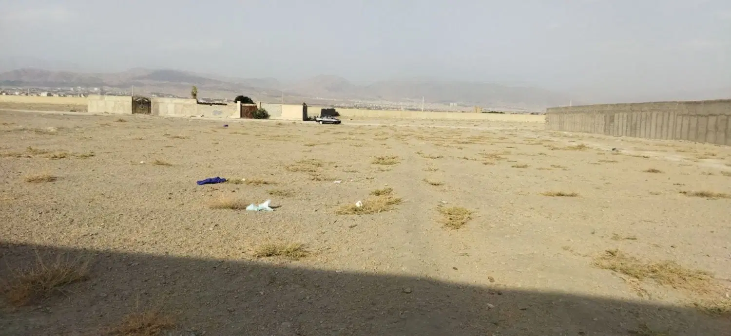 زمین باغی