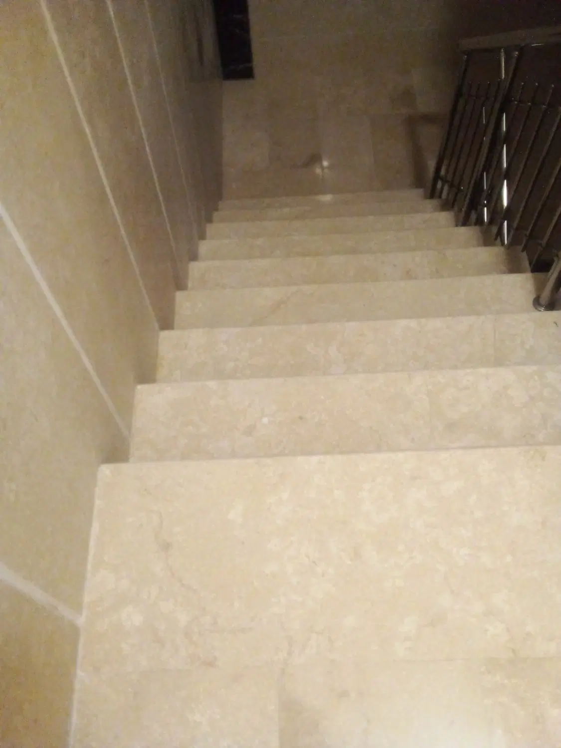 ۱۰۰متراپارتمان تکواحدی ط۳ فول دوخ