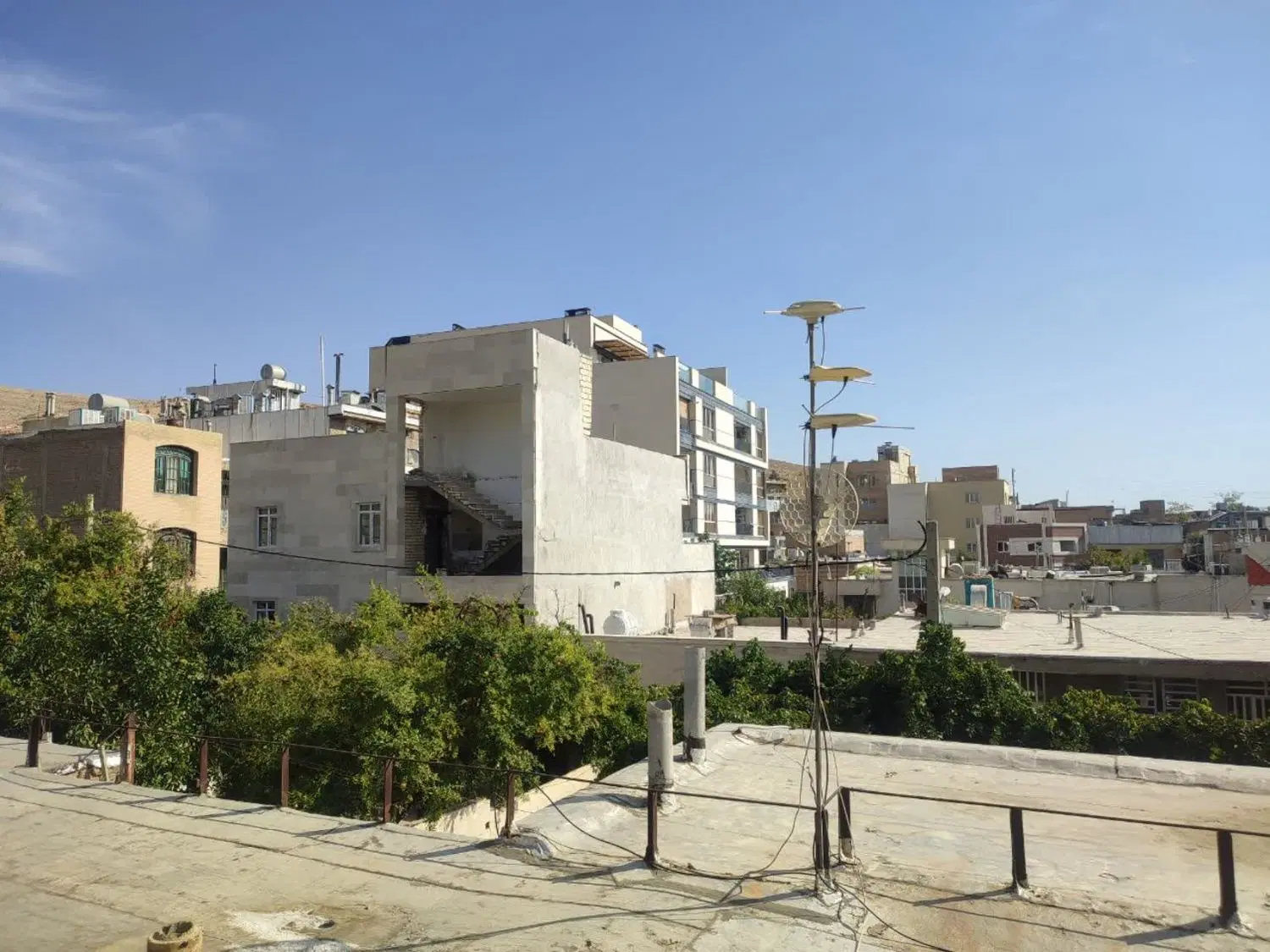 فروش منزل مسکونی منصورآباد بلوار بهشت باغ گلها