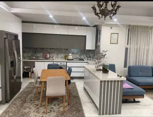 ۹۸متر*فول امکانات*شمال خیابان جمهوری