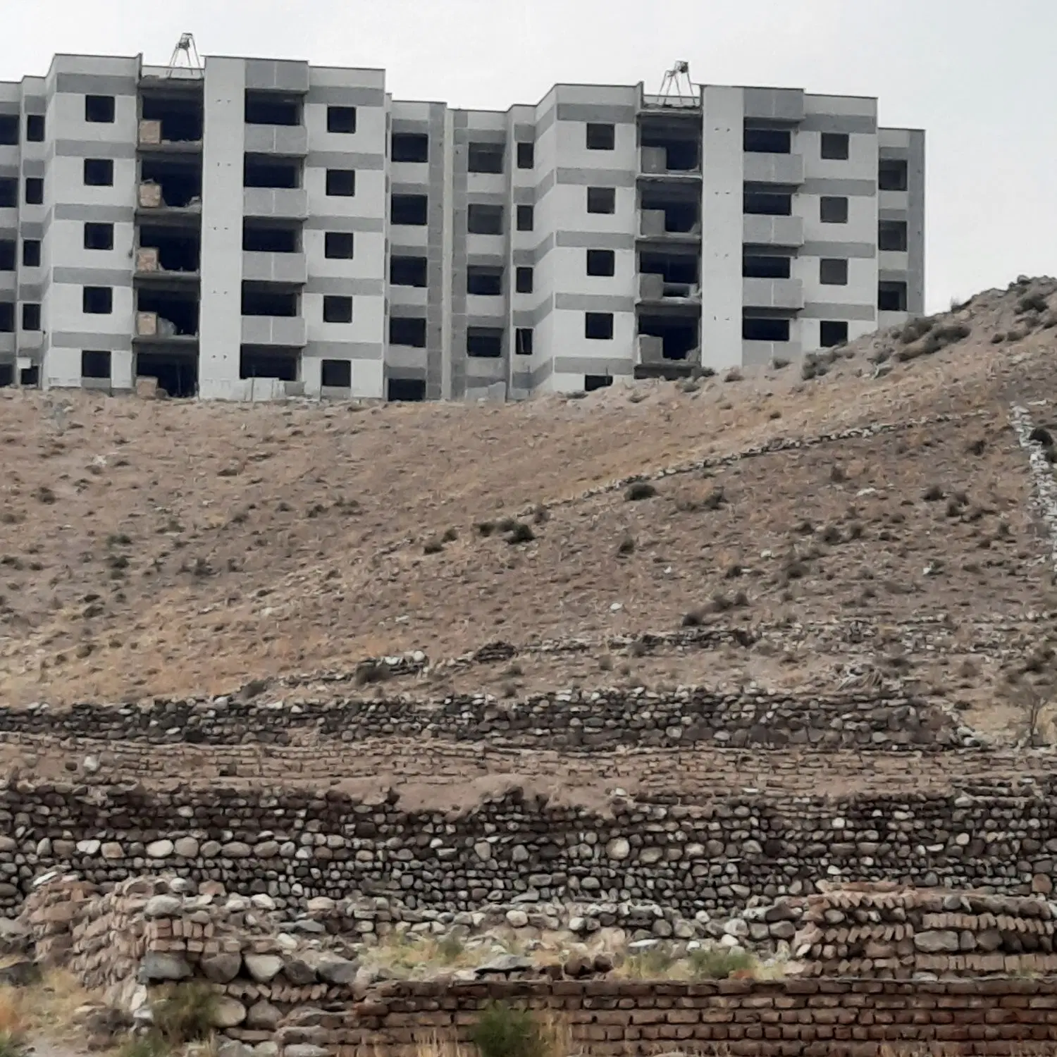 ۶۴۰ متر زمین محصور با سند تک برگ اطراف شهرک صدرا