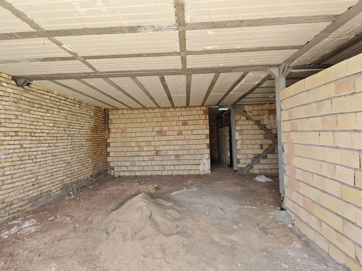 منزل ویلایی مسکونی و سنددار