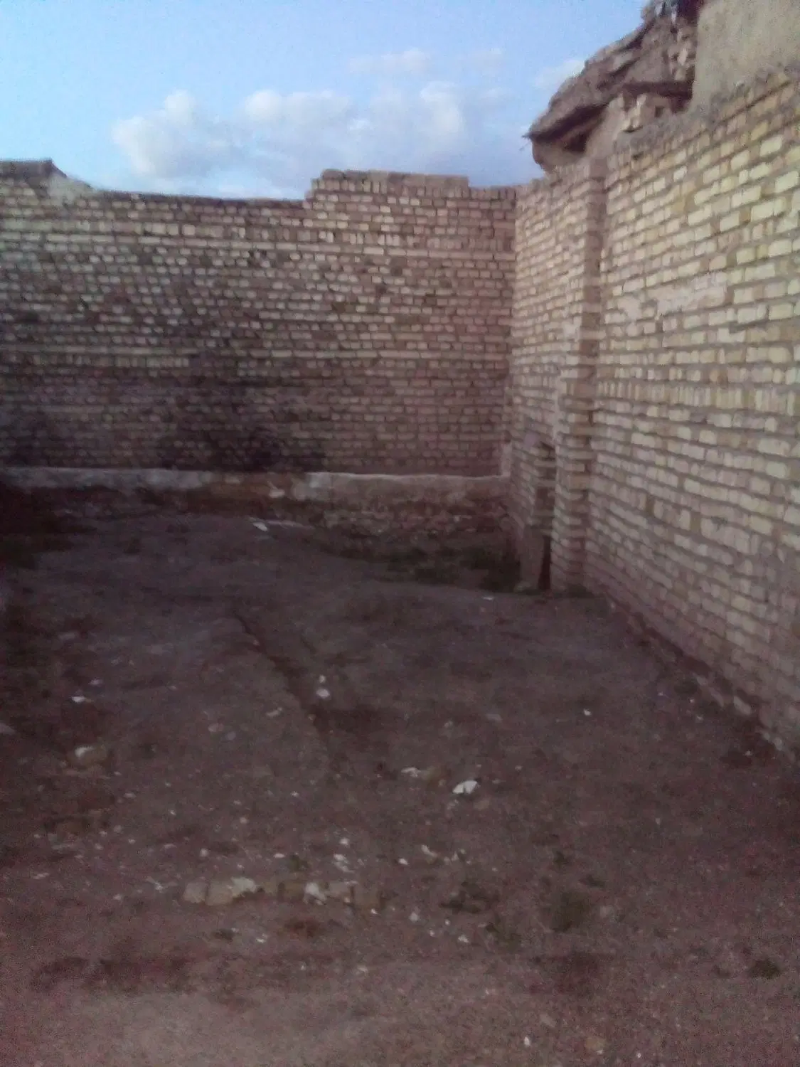 زمین مسکونی