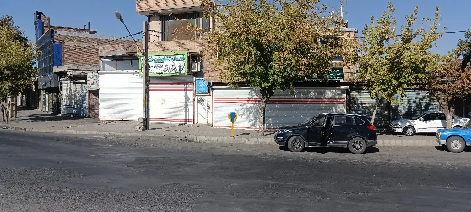 اجاره مغازه دونبش دوطبقه لوکیشن 20فلکه پیرانشهر