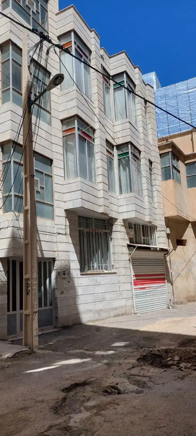 فروش ملک و خانه ویلایی ۳ طبقه در مصدق_کرمانشاه